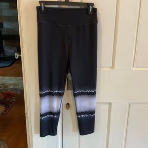 5 for $25!!! Yoga High Rise Capri Legging Medium